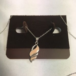 925 Sterling Silver Enamel Conch Shell Necklace